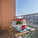 Guesthost - Flat A Due Passi Dalla Spiaggia! Apartamento *