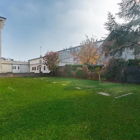 Guesthost - Flat A Due Passi Dalla Spiaggia! *