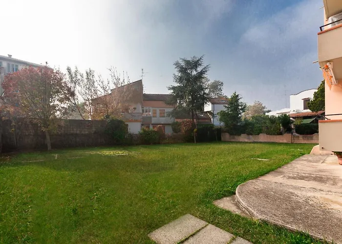 Guesthost - Flat A Due Passi Dalla Spiaggia! Appartement